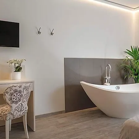 Giardino Suites&spa 4*